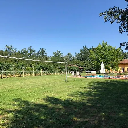 With Private Vineyard & Pool, Monferrato Villa *